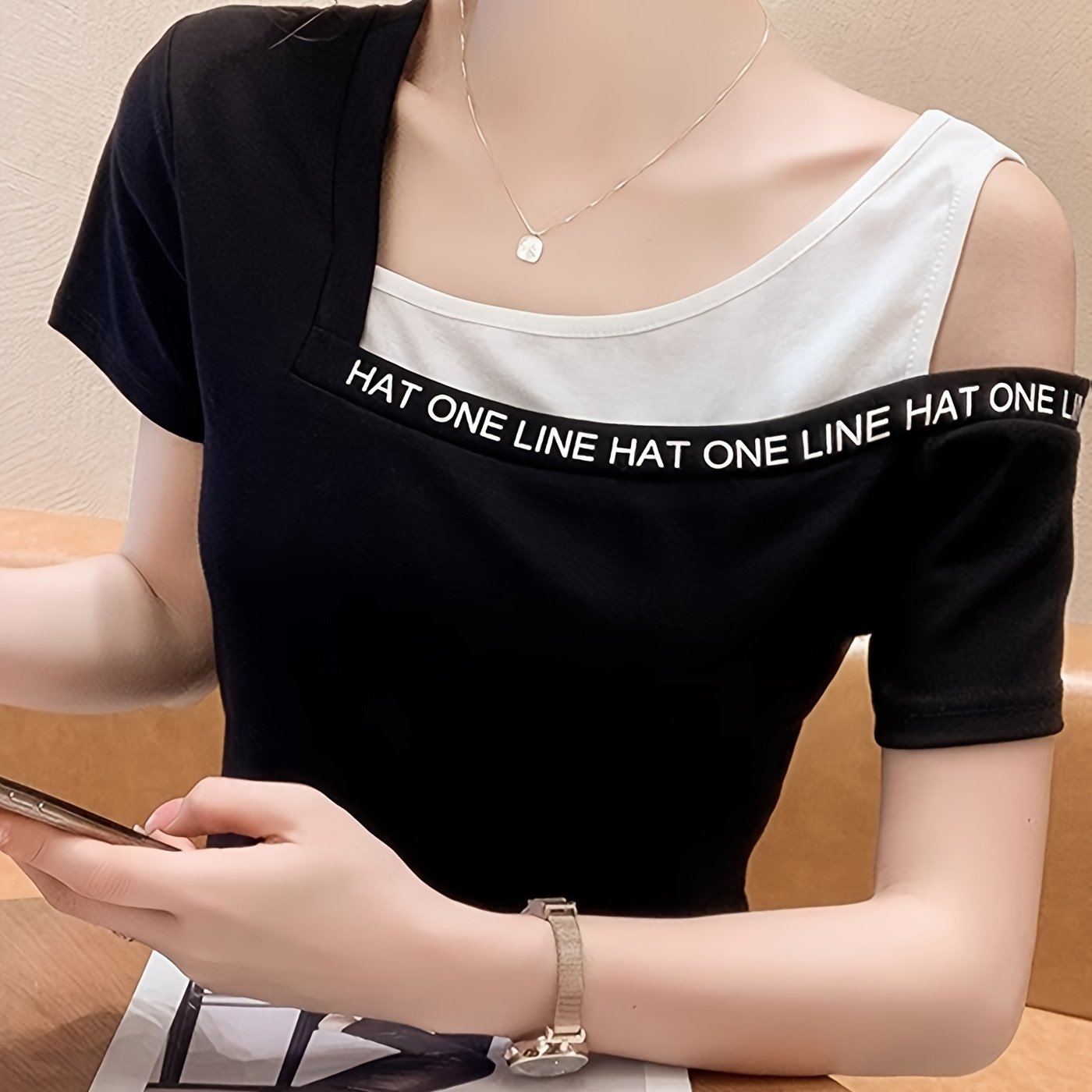Yaz Kadın Omuz Dekolteli Puantiyeli Slim Fit Tişört