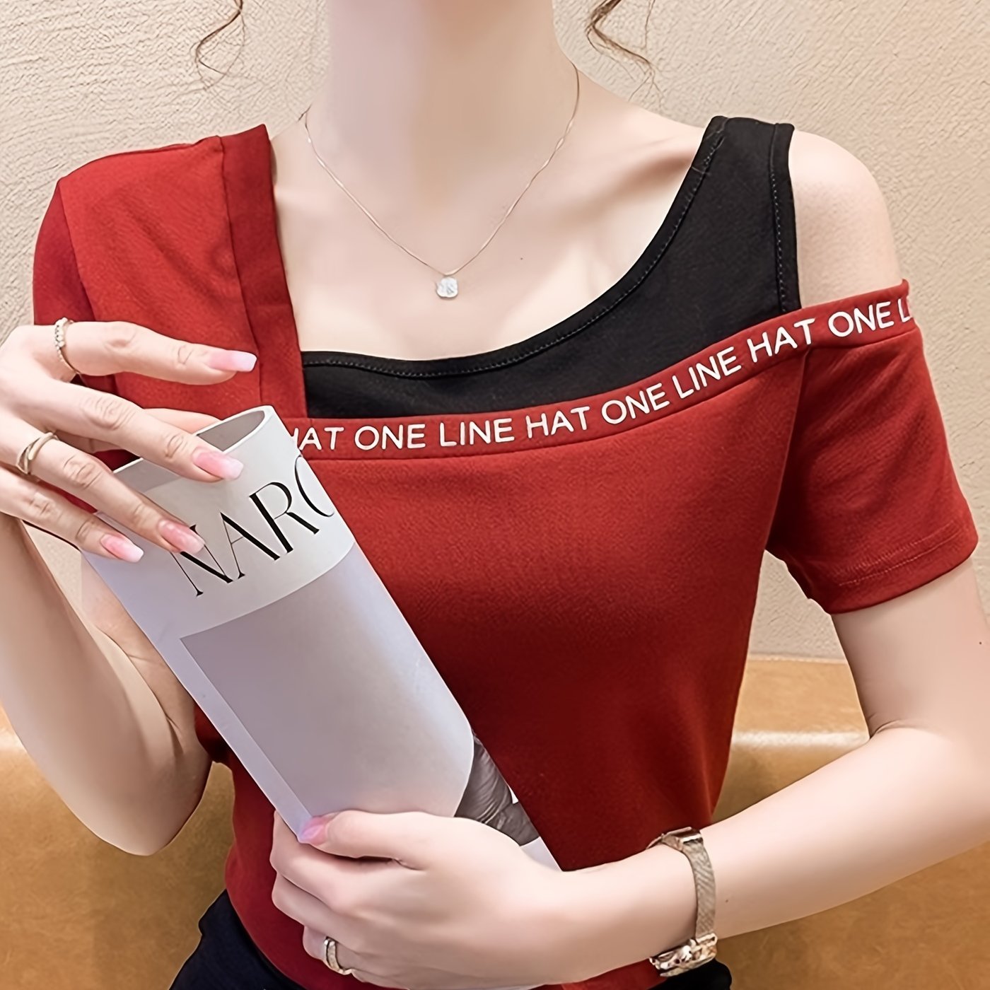 Yaz Kadın Omuz Dekolteli Puantiyeli Slim Fit Tişört