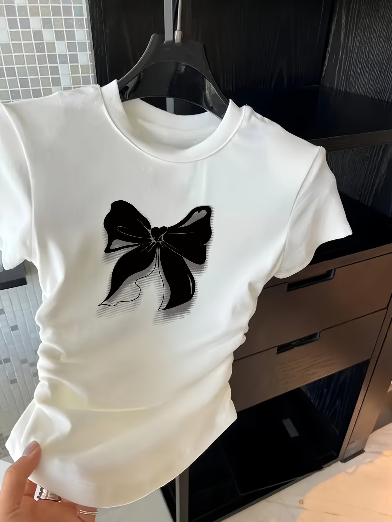 Kadın Büzgülü Tie-Dye Kısa Kollu Tişört – Karikatür Baskılı Yazlık Slim Fit Model