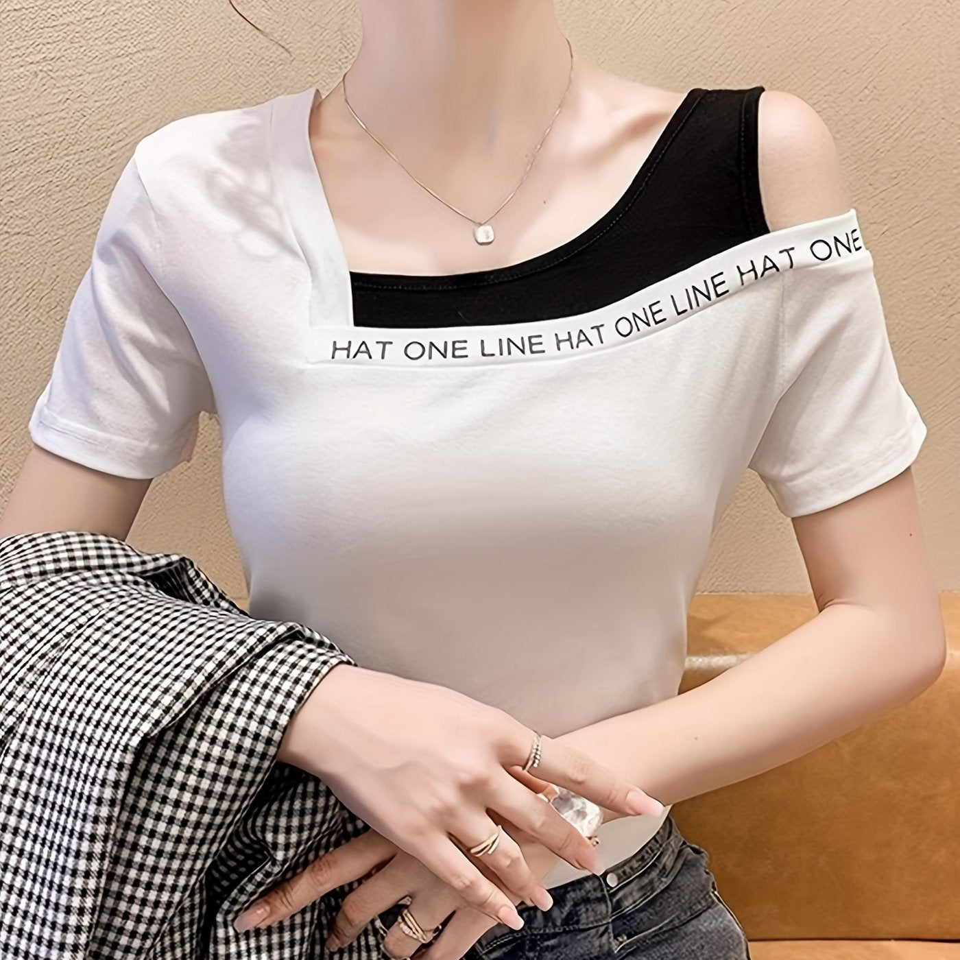 Yaz Kadın Omuz Dekolteli Puantiyeli Slim Fit Tişört