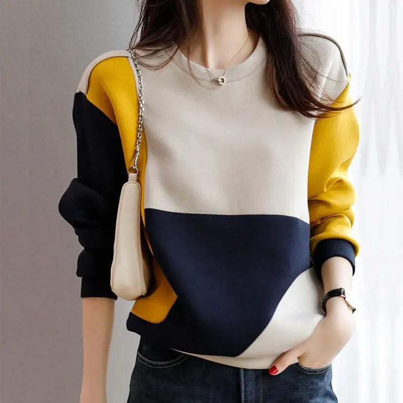 Yuvarlak Yaka Uzun Kollu Renkli Dikişli Sweatshirt – Rahat ve Şık!