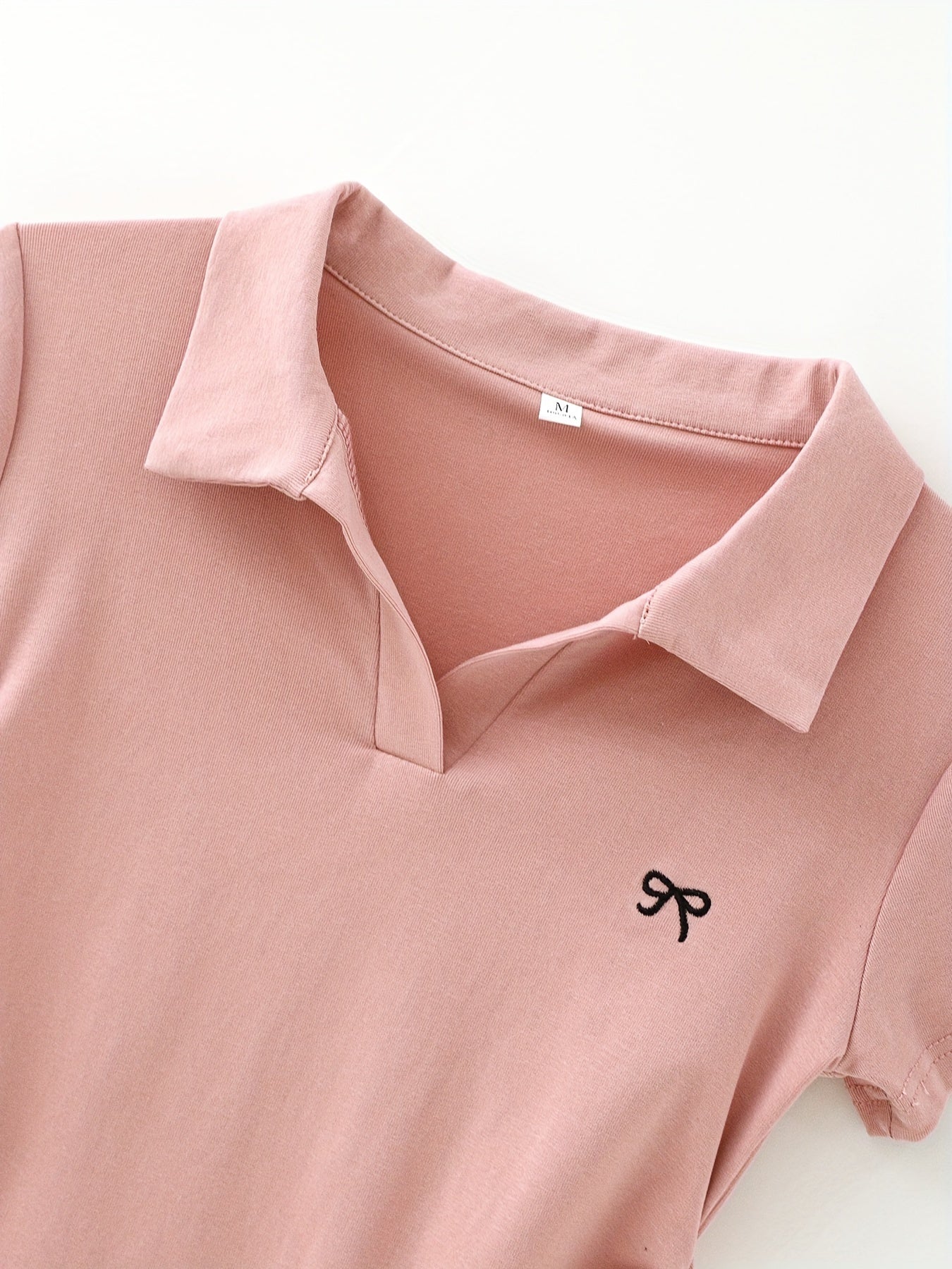 Kadın Pembe Kısa Kollu Kelebek Desenli Polo Yaka Tişört
