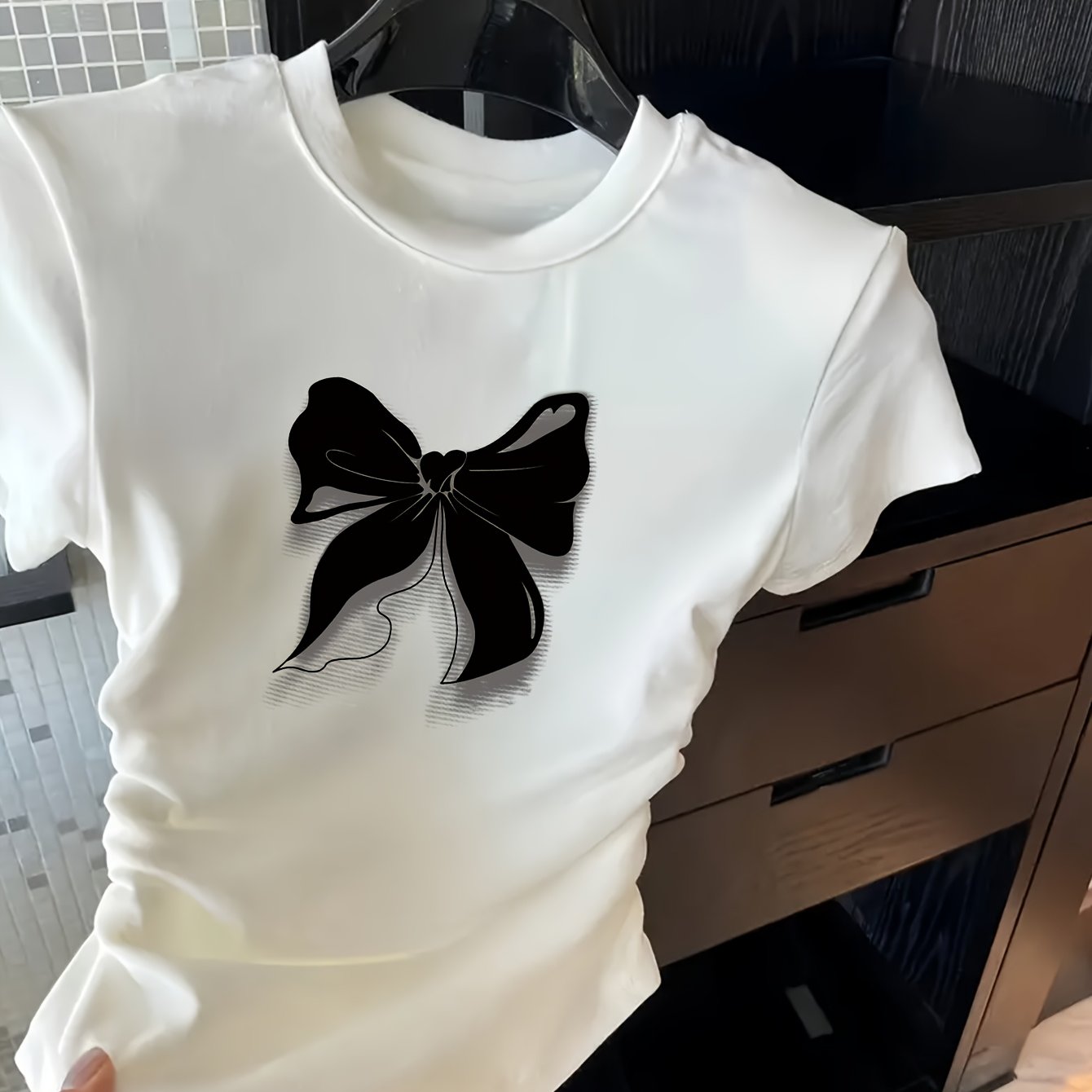 Kadın Büzgülü Tie-Dye Kısa Kollu Tişört – Karikatür Baskılı Yazlık Slim Fit Model