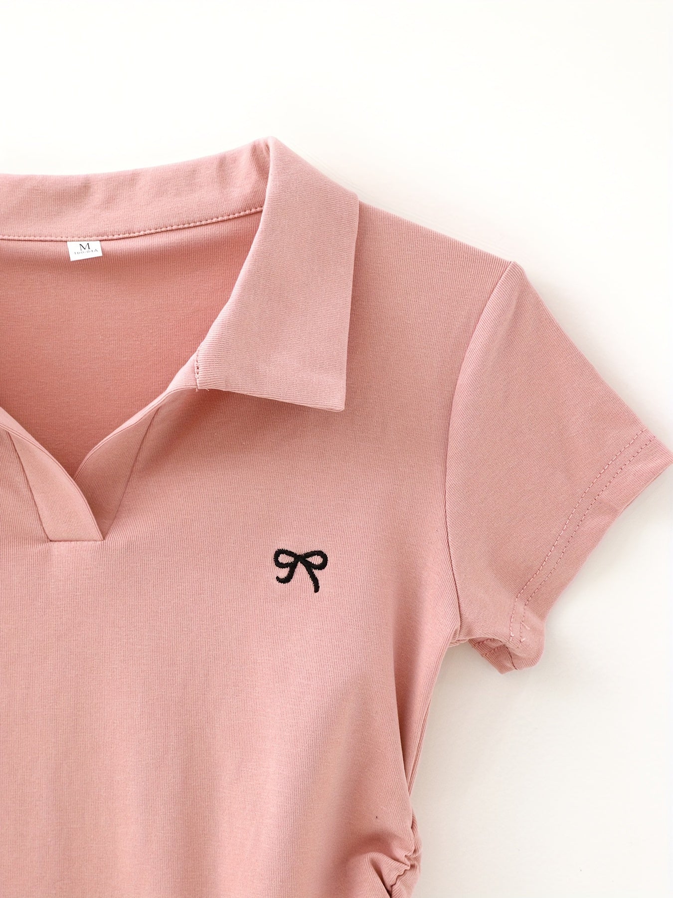 Kadın Pembe Kısa Kollu Kelebek Desenli Polo Yaka Tişört