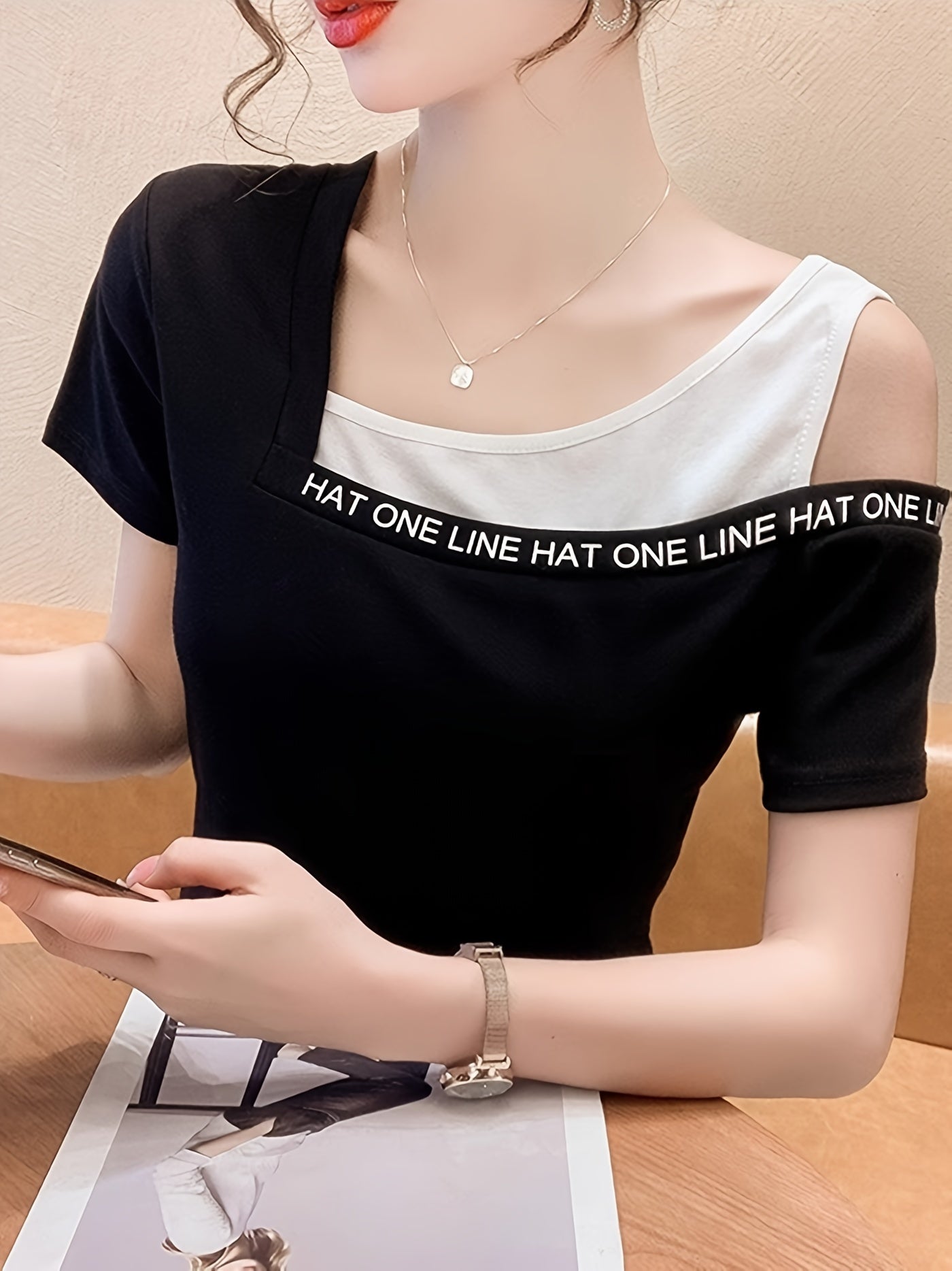 Yaz Kadın Omuz Dekolteli Puantiyeli Slim Fit Tişört