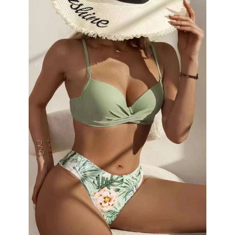 Kadın Çiçek Desenli 3 Parça Bikini Takımı – Düşük Bel, Uzun Kollu Cover-Up, Destekli Yazlık Mayo Seti