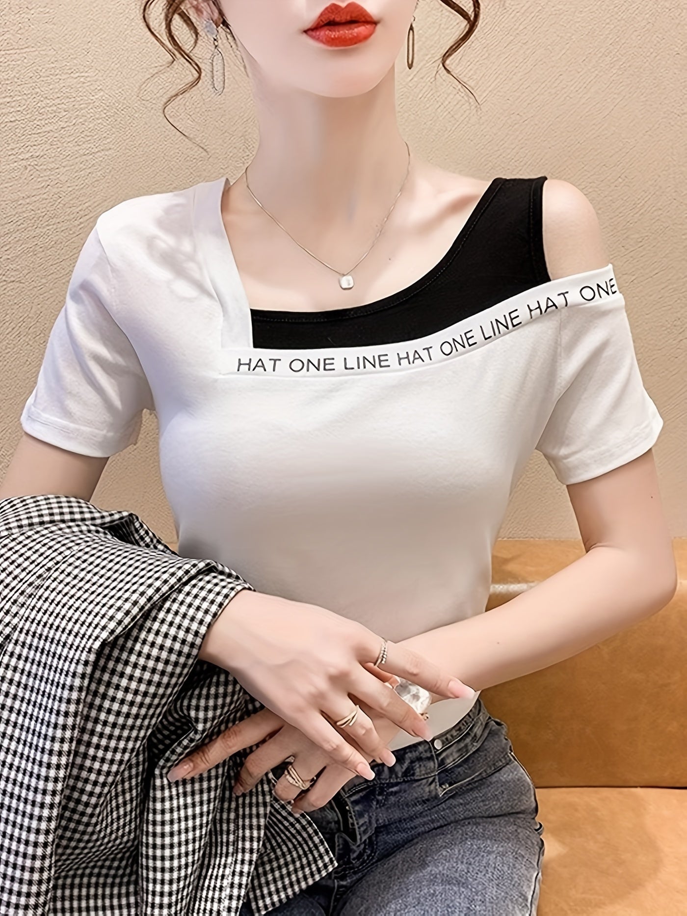 Yaz Kadın Omuz Dekolteli Puantiyeli Slim Fit Tişört