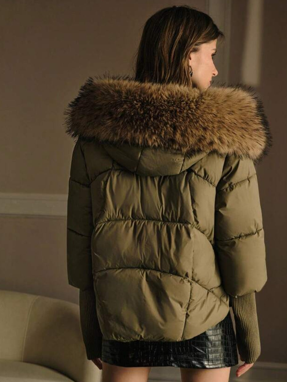 Kadın Kürk Yakalı Kısa Şişme Mont – Kışlık Sıcak Tutucu Haki Ceket